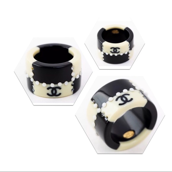 🚫SOLD🚫Auth CHANEL CC Logo Plastic Ring Size: 6 - Picture 5 of 7